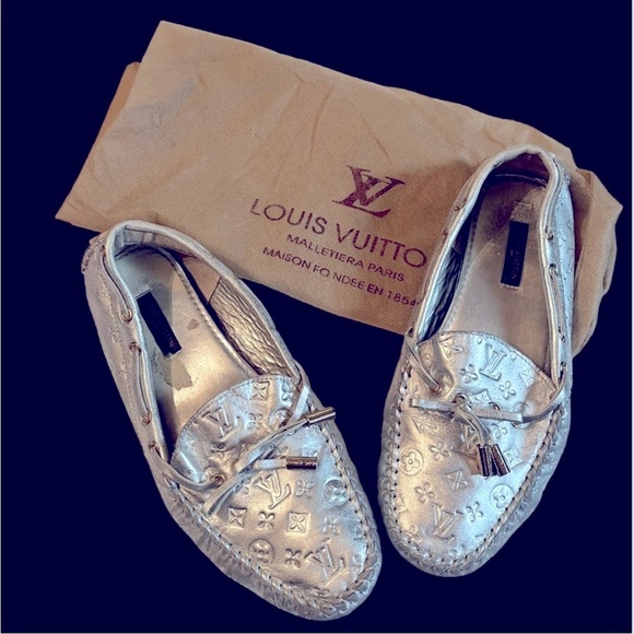 Louis Vuitton Monogram In Silver Metallic Leather Ladies Sz 37 EUR US 7 Loafers